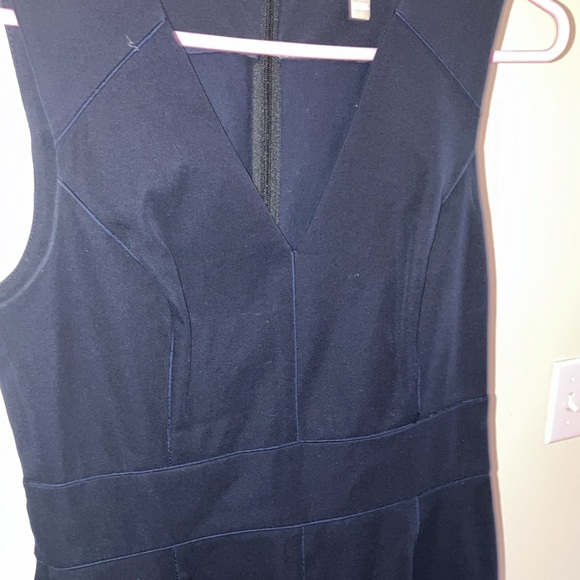 Navy blue Banana Republic sheath dress in size 8 - Picture 5 of 8